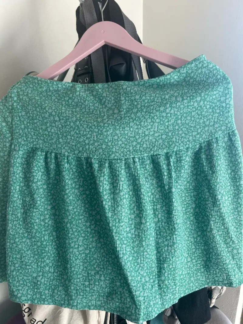 Short Falda verde estampada
