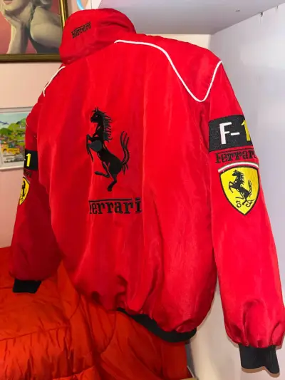 Chaqueta Ferrari roja deportiva - miniatura 4