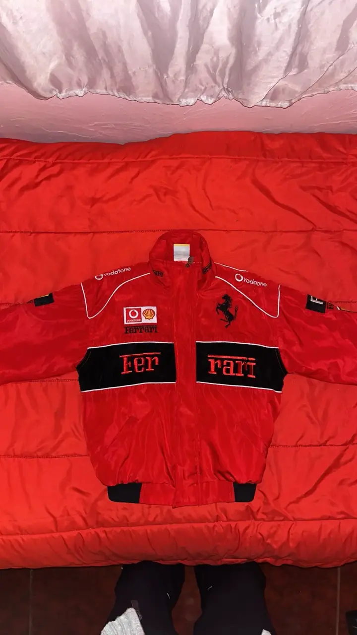 Chaqueta Ferrari roja deportiva - 6