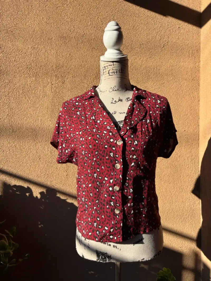 Blusa roja estampado leopardo - 1