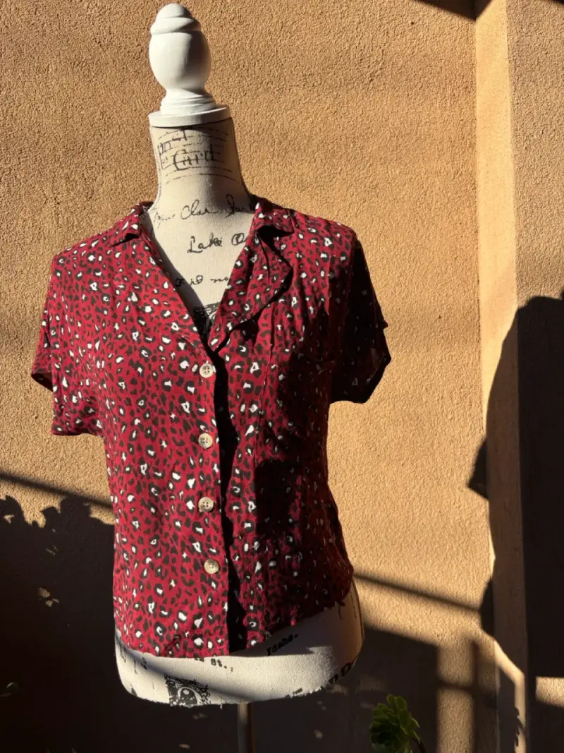 Blusa roja estampado leopardo - 3