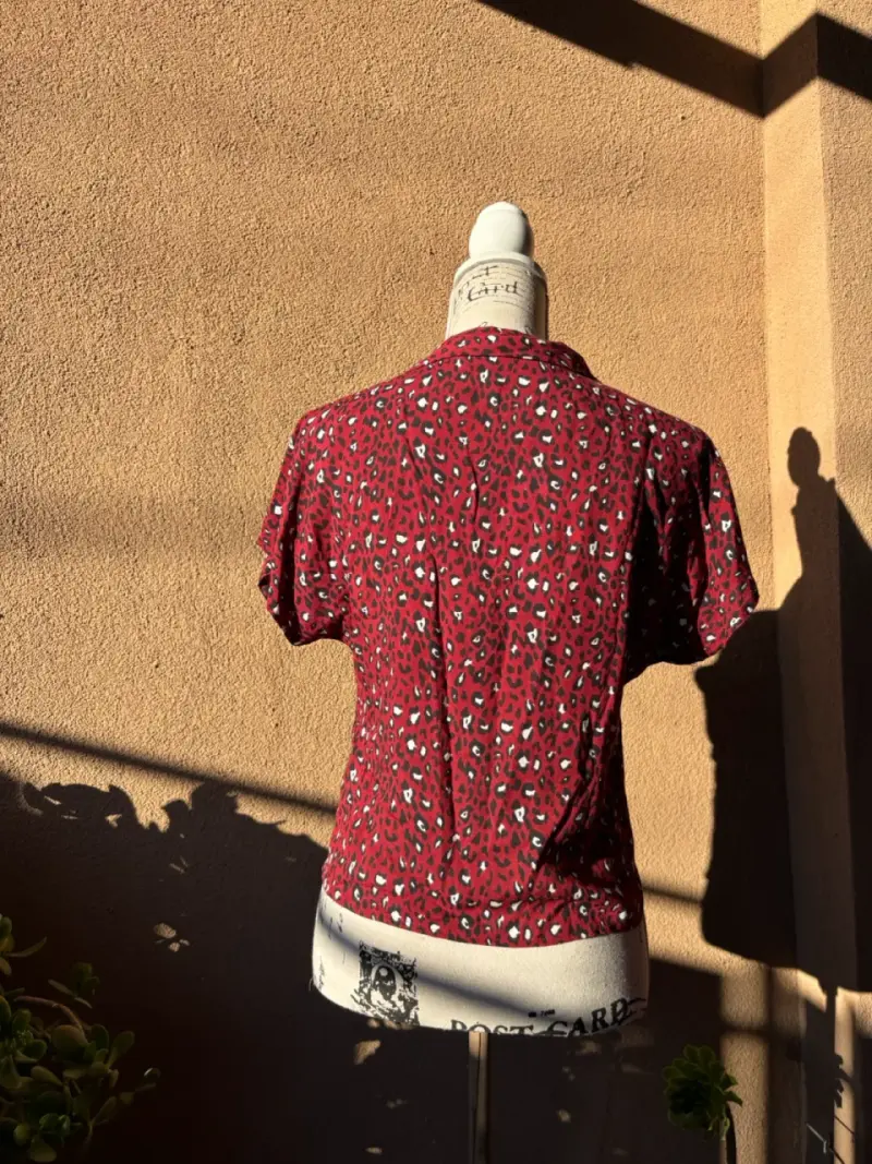 Blusa roja estampado leopardo - 4
