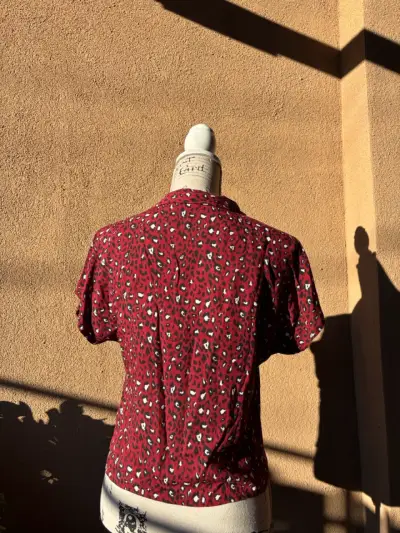 Blusa roja estampado leopardo - miniatura 5