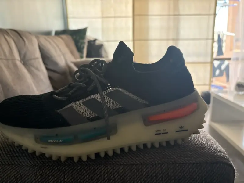 Zapatilla negra Adidas NMD - 1