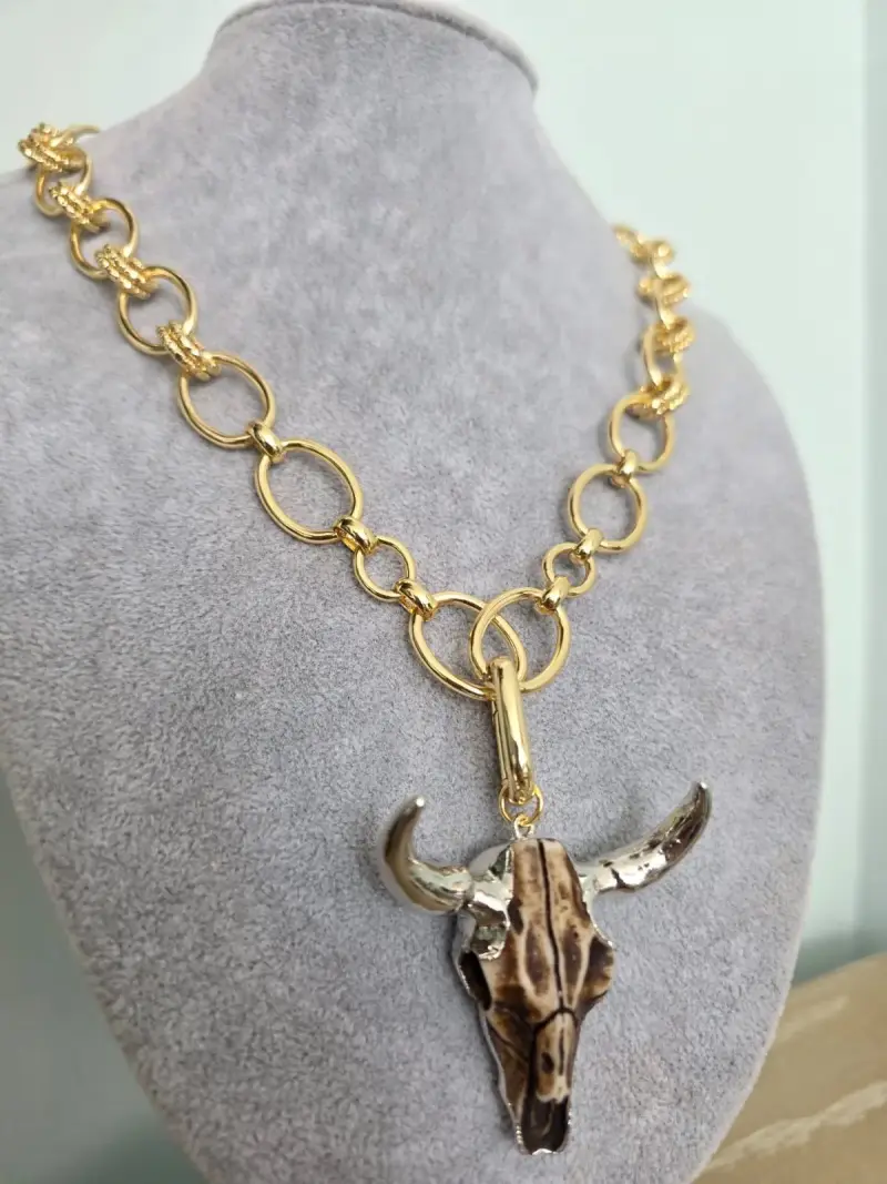 Collar dorado con colgante colección criaturas - 2