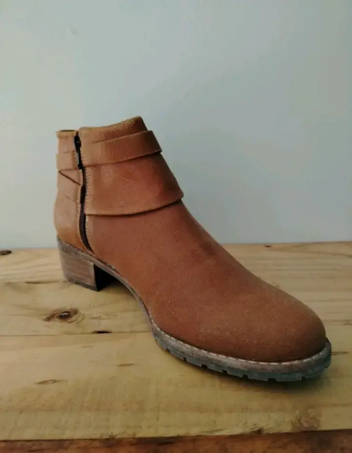 Botines café nuevos con etiqueta - 3