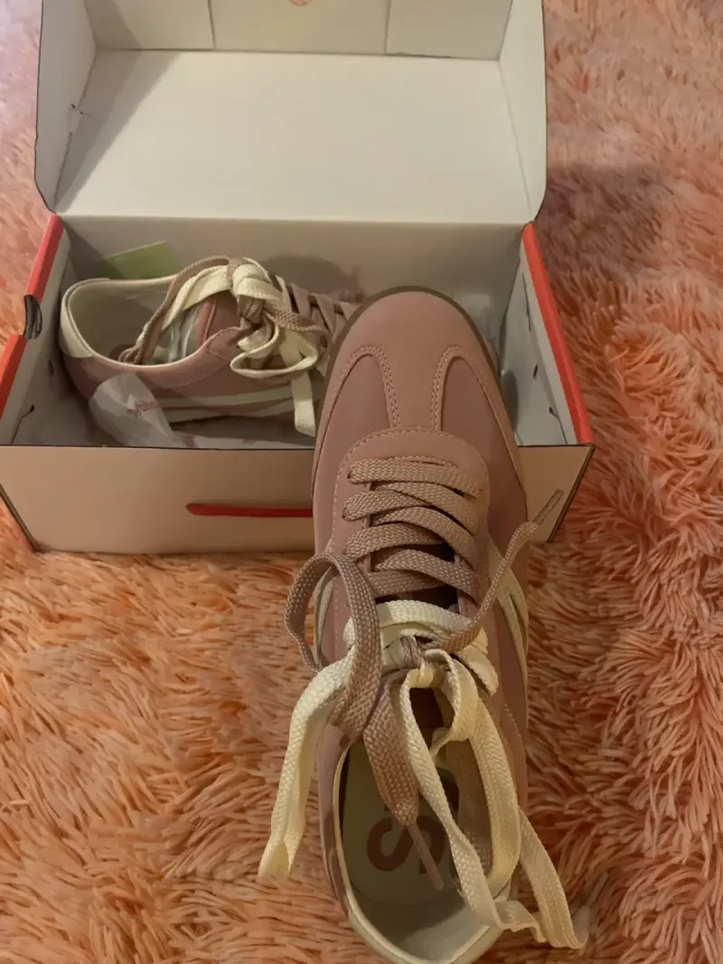 Zapatillas deportivas rosadas nuevas - 1