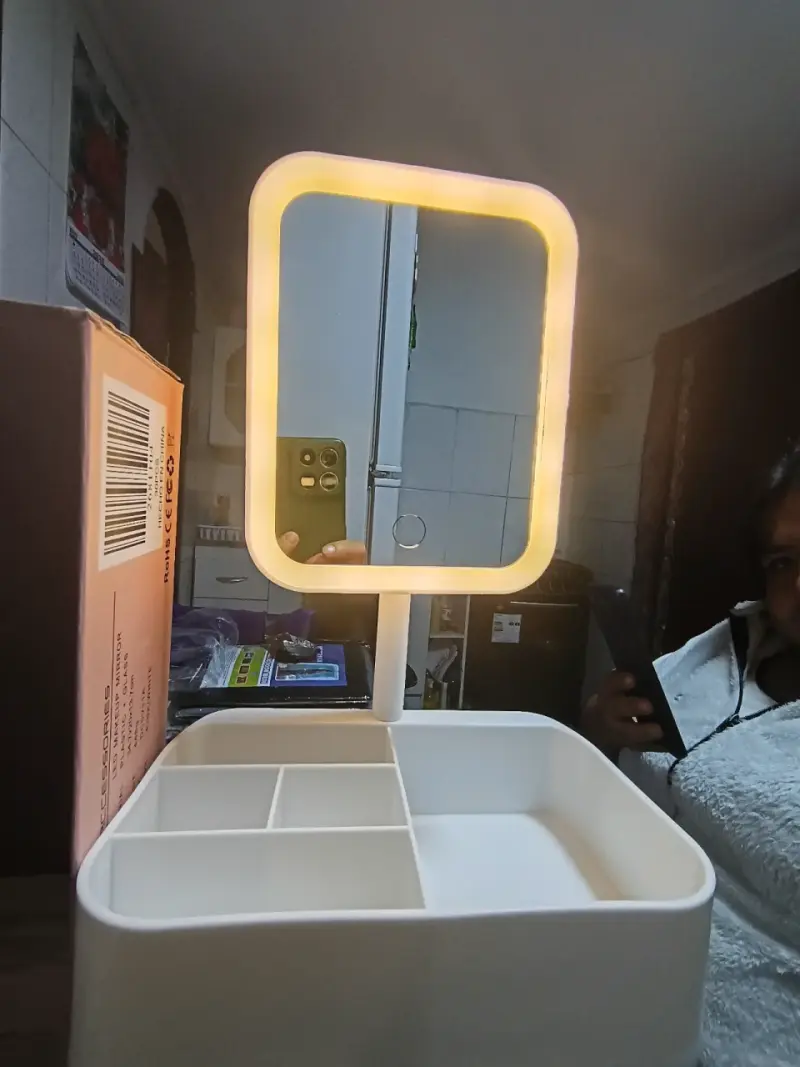 Espejo de maquillaje con luz LED Tasbel - 5