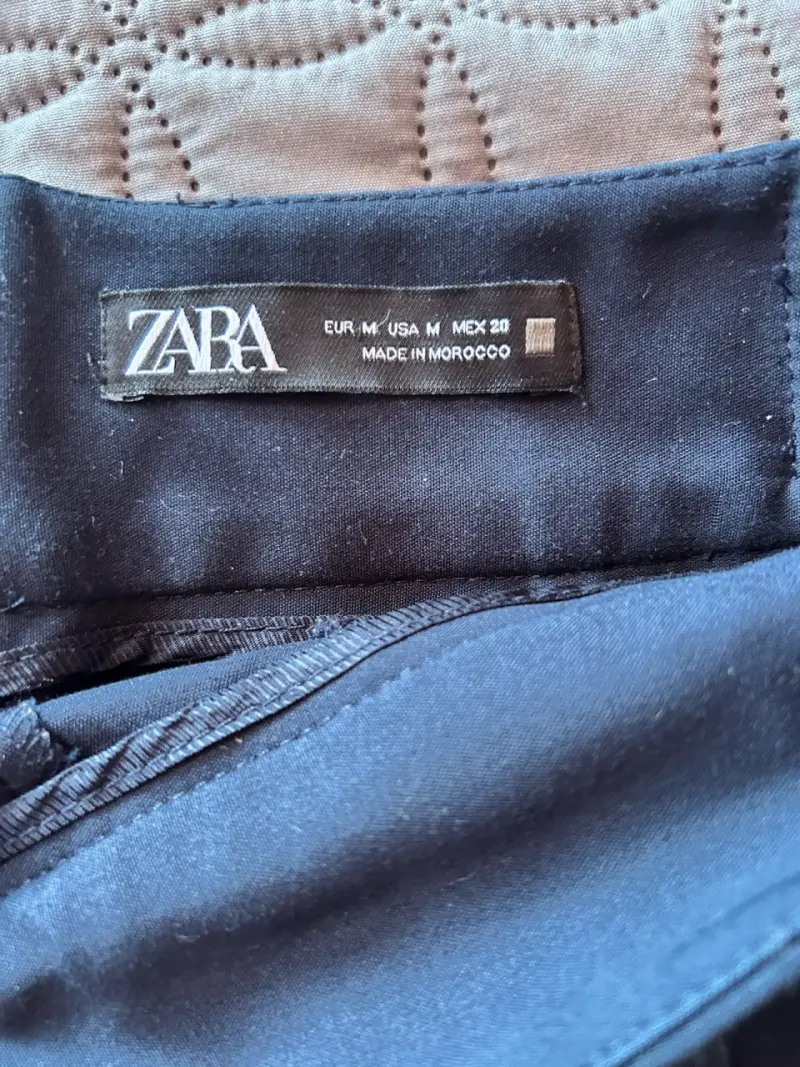 Shorts azules con botones dorados - 2