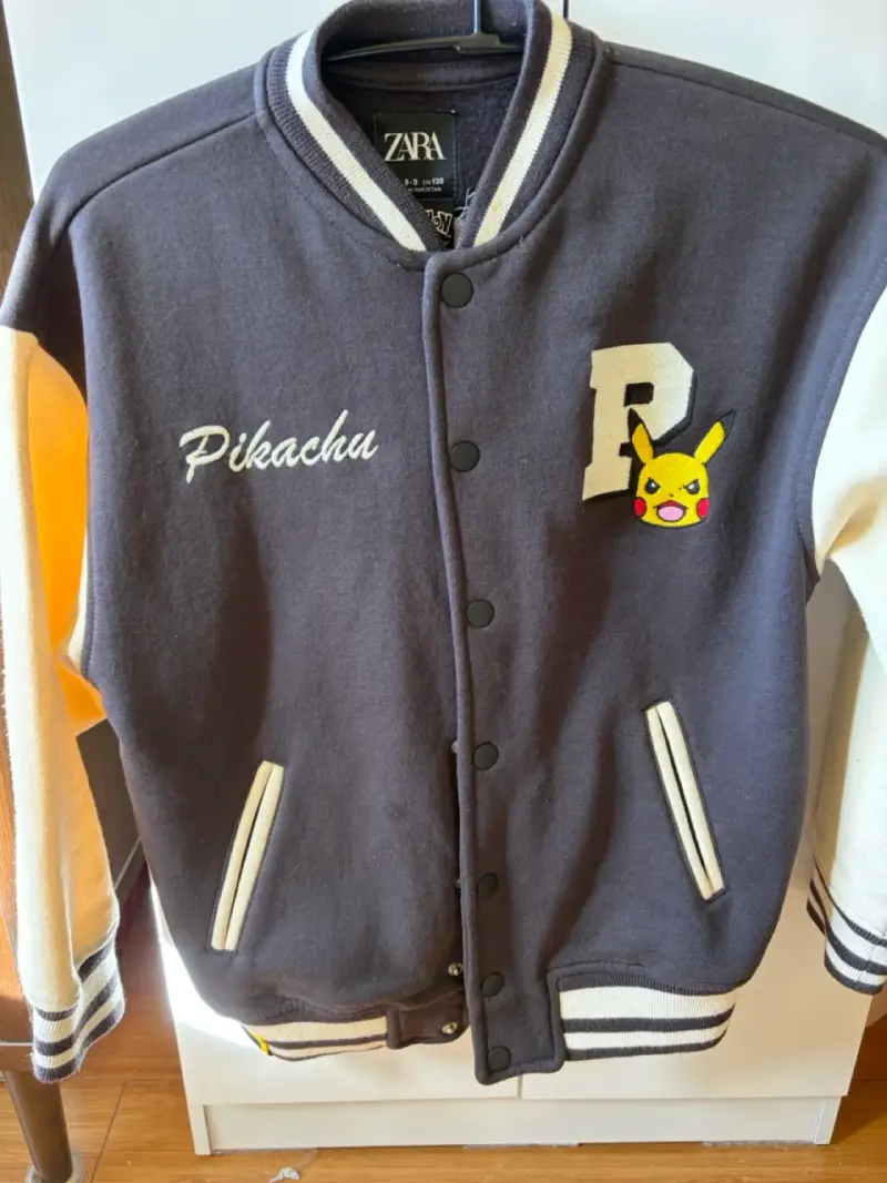 Chaqueta Pokémon Pikachu - 2