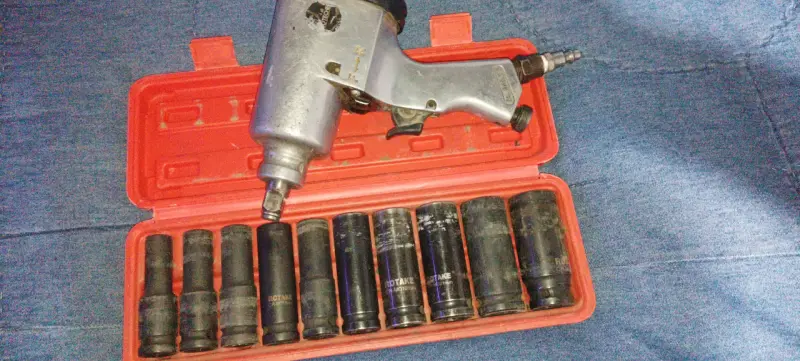 Pistola neumática con casquillos - 1