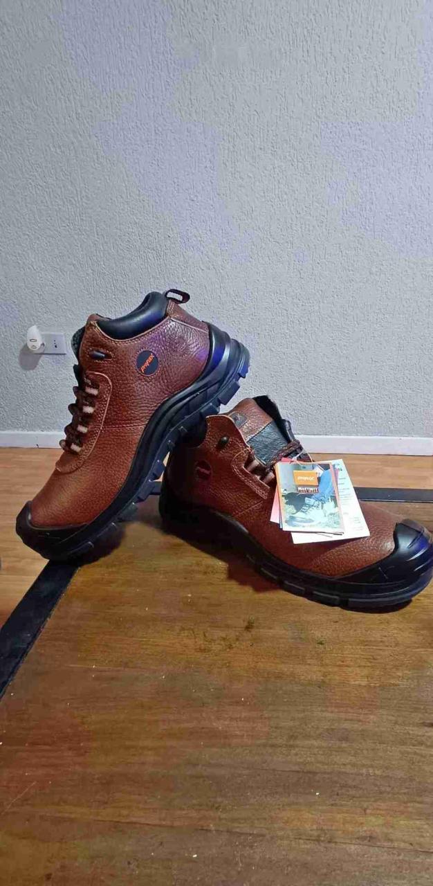 Bototos  de seguridad talla 40 - 1