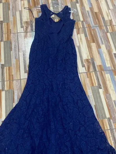 Vestido de encaje azul oscuro - miniatura 1
