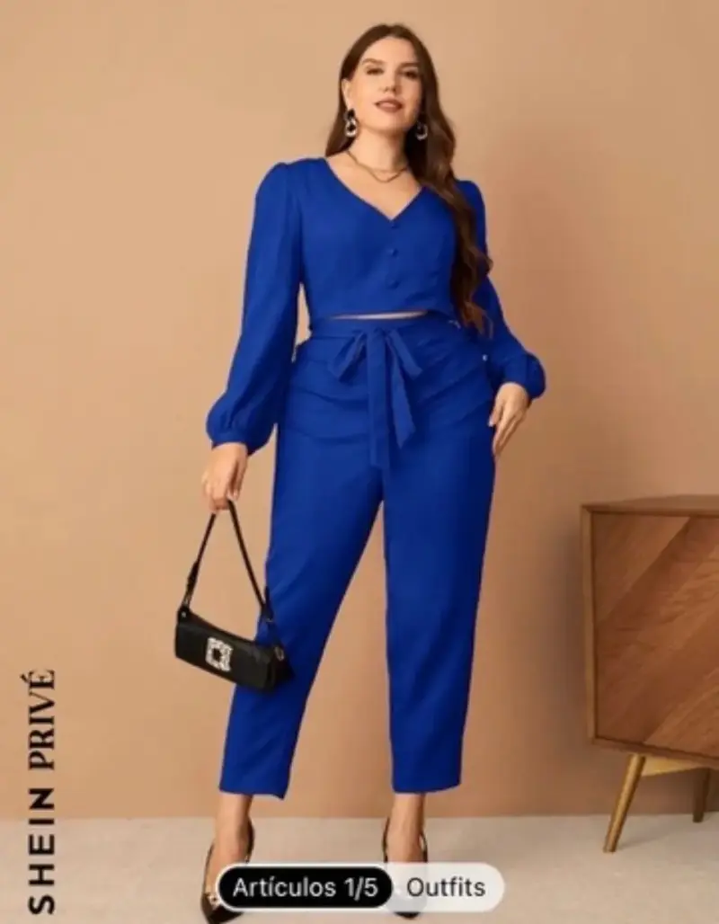 Conjunto azul con blusa y pantalón
