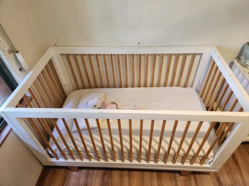 Cuna de madera blanca - 2