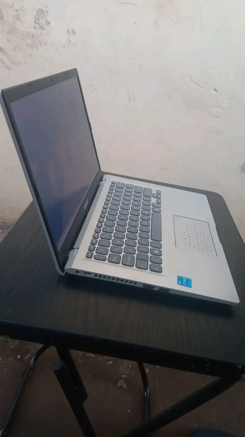 Notebook ASUS i5 11va generación SSD 512GB - 4