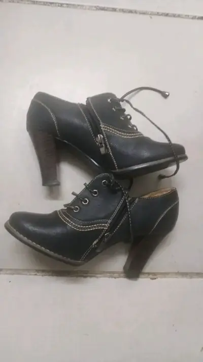 Zapatos de tacón negros - miniatura 1