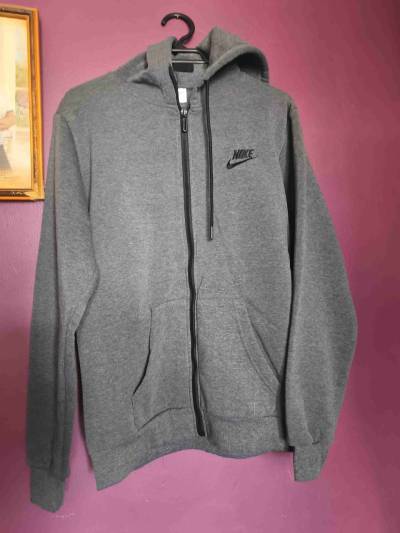 Polerón Nike gris con capucha - miniatura 1