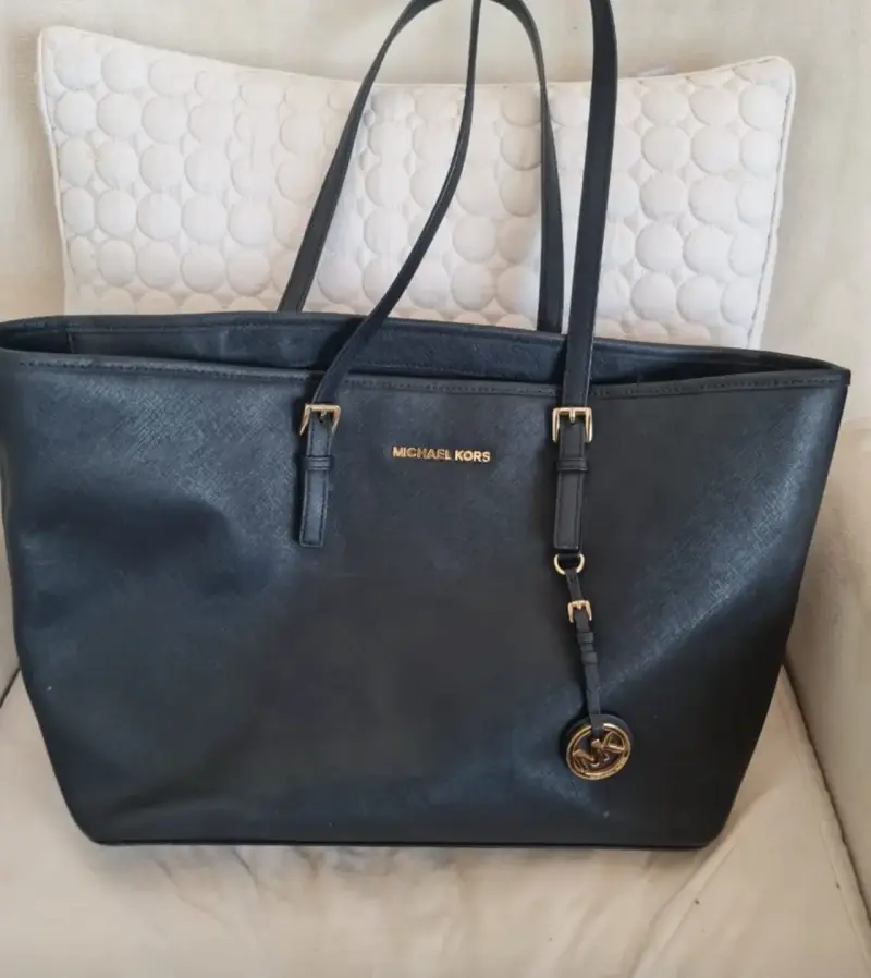 Cartera Michael Kors negra