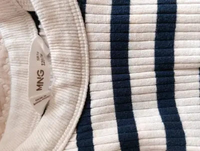 Polera a rayas azul y blanca MANGO - miniatura 2
