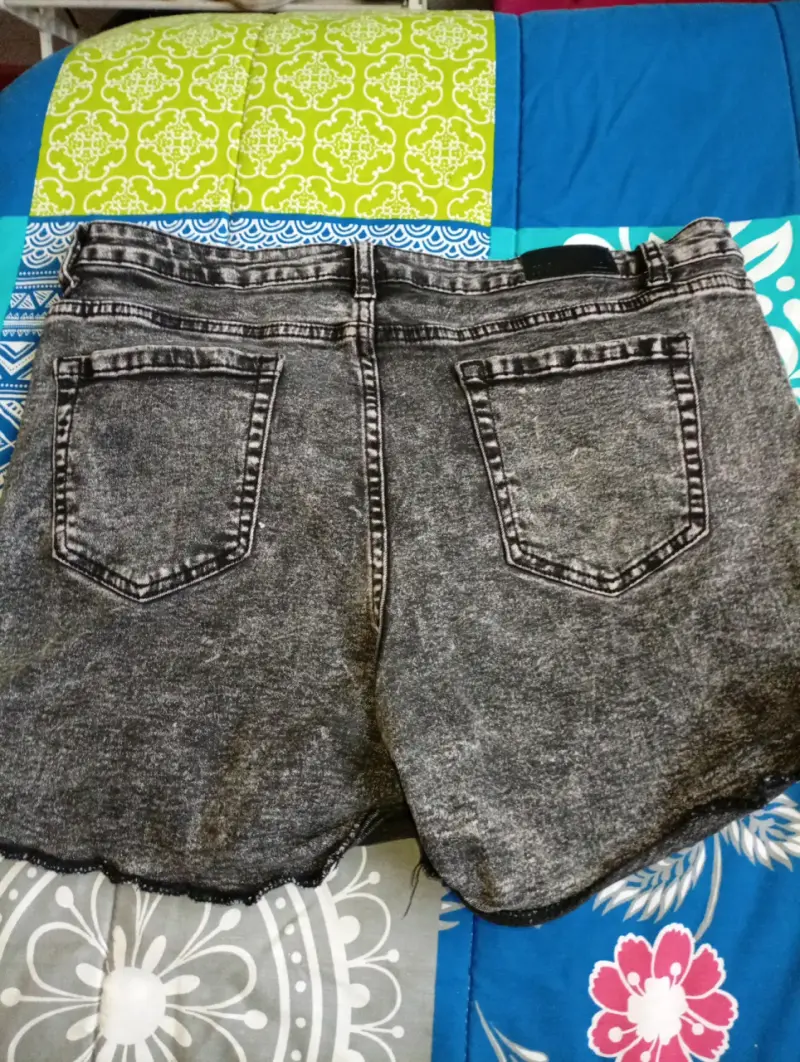 Shorts de mezclilla gris gastado - 2