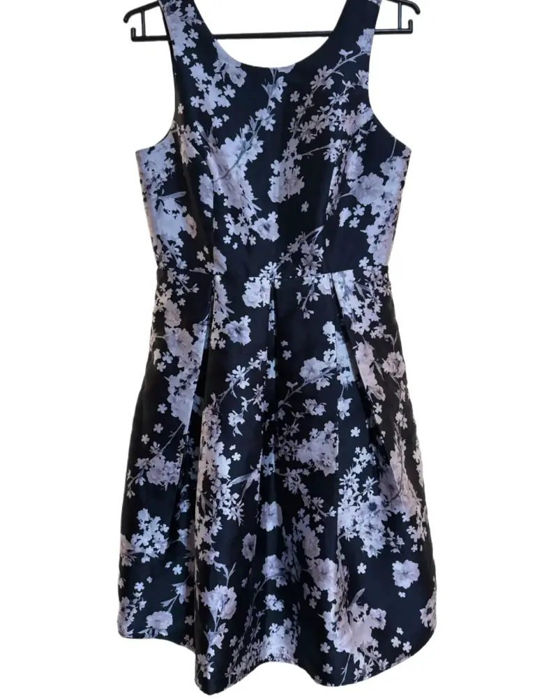 Vestido floral negro y blanco - 6