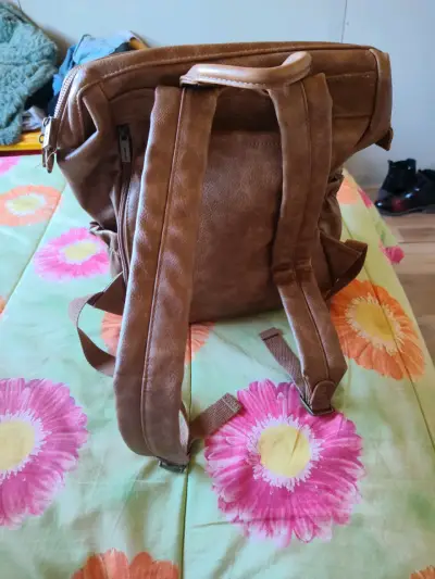 Mochila de cuero marrón - miniatura 2
