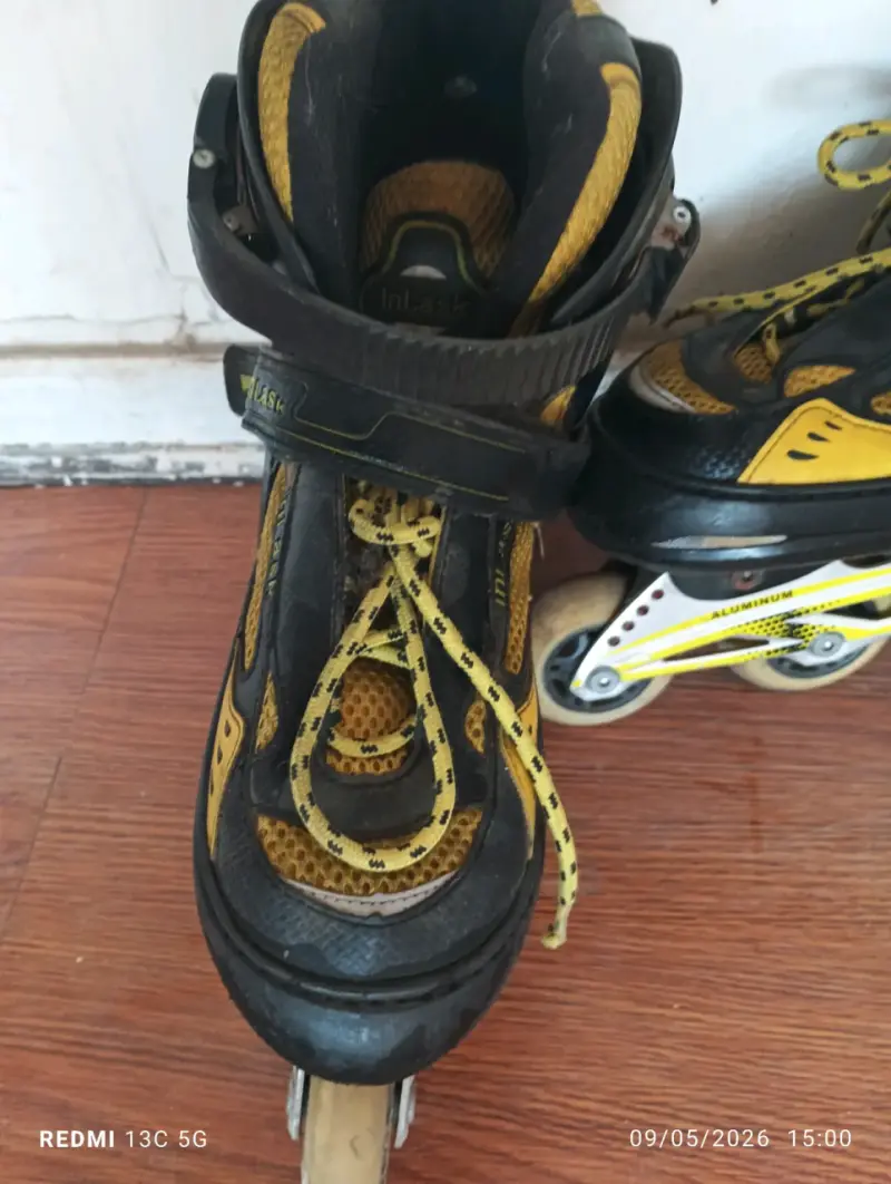 Patines en línea amarillos y negros - 2