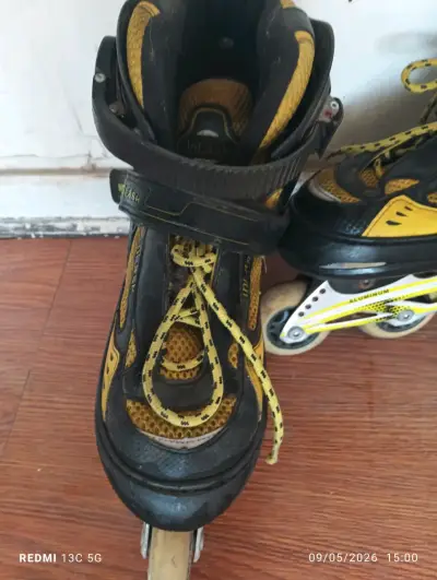 Patines en línea amarillos y negros - miniatura 2