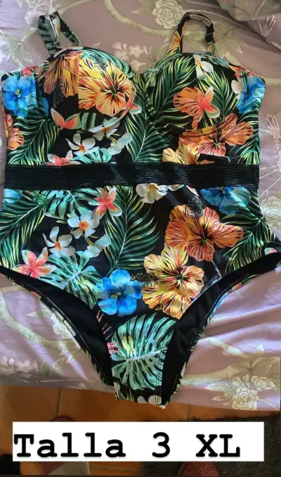 Traje de baño floral negro - miniatura 1