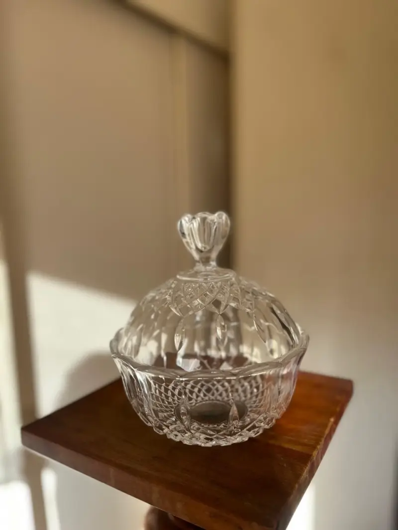 Dulcera de cristal con tapa