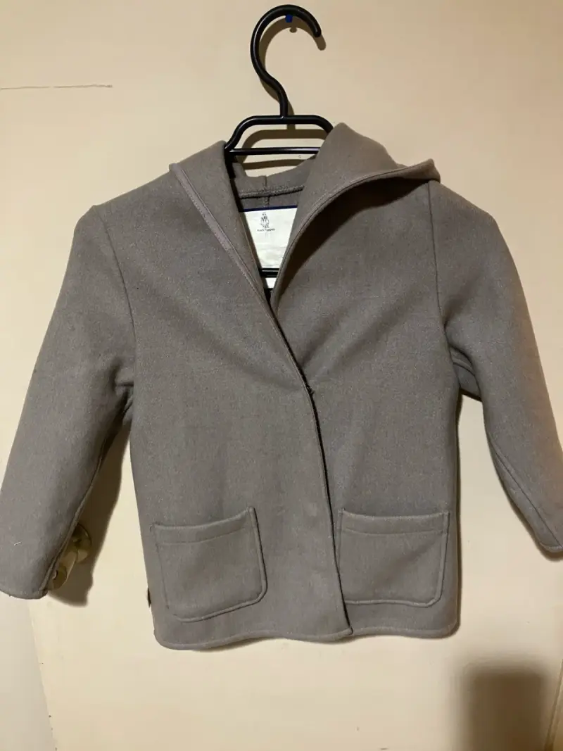 Abrigo gris para niños