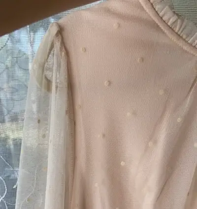 Vestido suelto rosa con transparencias - miniatura 3