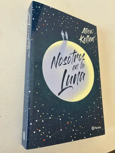 Libro 'Nosotros en la luna' Alice Kellen - miniatura 3
