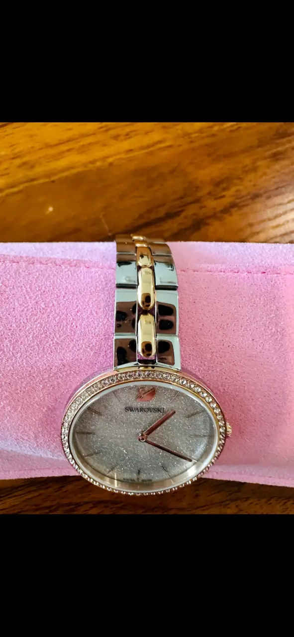 Reloj Swarovski dorado con cristales - 3
