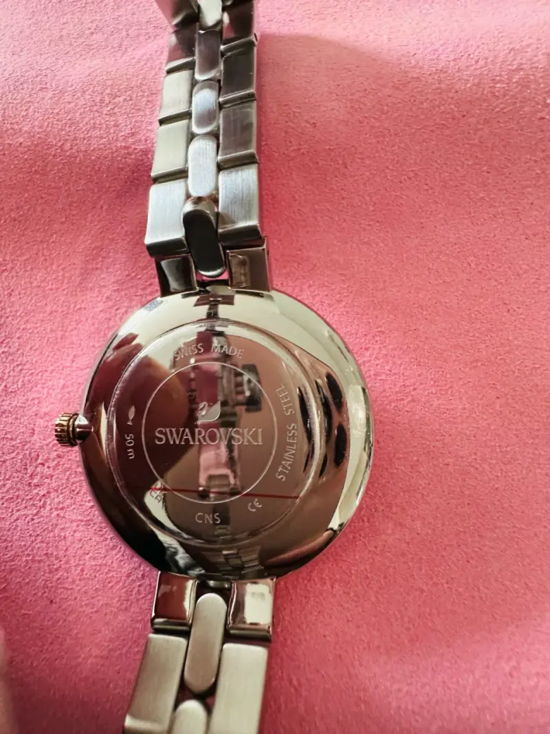 Reloj Swarovski dorado con cristales - 4