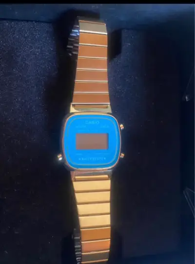Reloj digital dorado clásico CASIO - miniatura 2