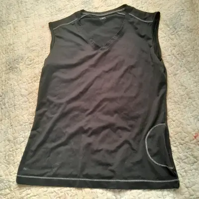 Polera deportiva sin mangas negra - miniatura 1