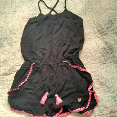 Jumpsuit negro con detalles rosados - miniatura 1