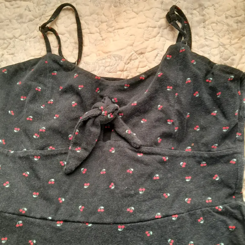 Vestido negro con estampado de cerezas - 2