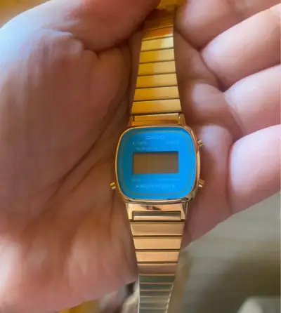 Reloj digital dorado clásico CASIO - miniatura 6