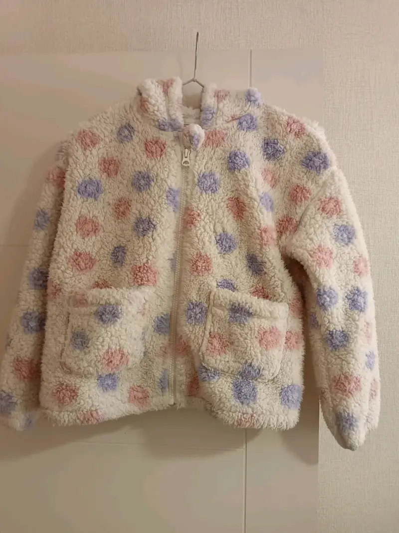 Chaqueta peluda con flores