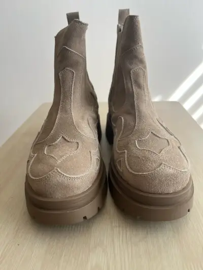 Botines beige de gamuza - miniatura 1