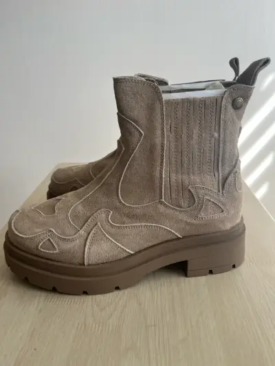 Botines beige de gamuza - miniatura 2