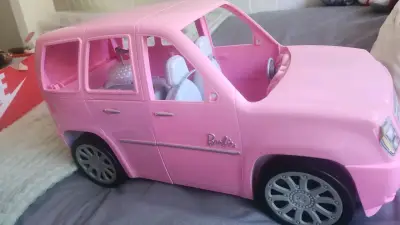 Camioneta Barbie color rosa - miniatura 1