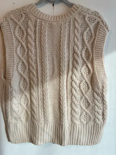 Chaleco tejido sin mangas beige - miniatura 3
