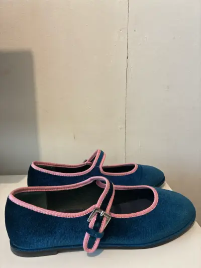 Zapatos planos de terciopelo azul - miniatura 2