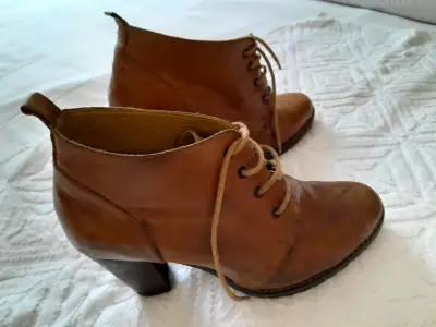 Botines de cuero marrón con tacón - miniatura 1