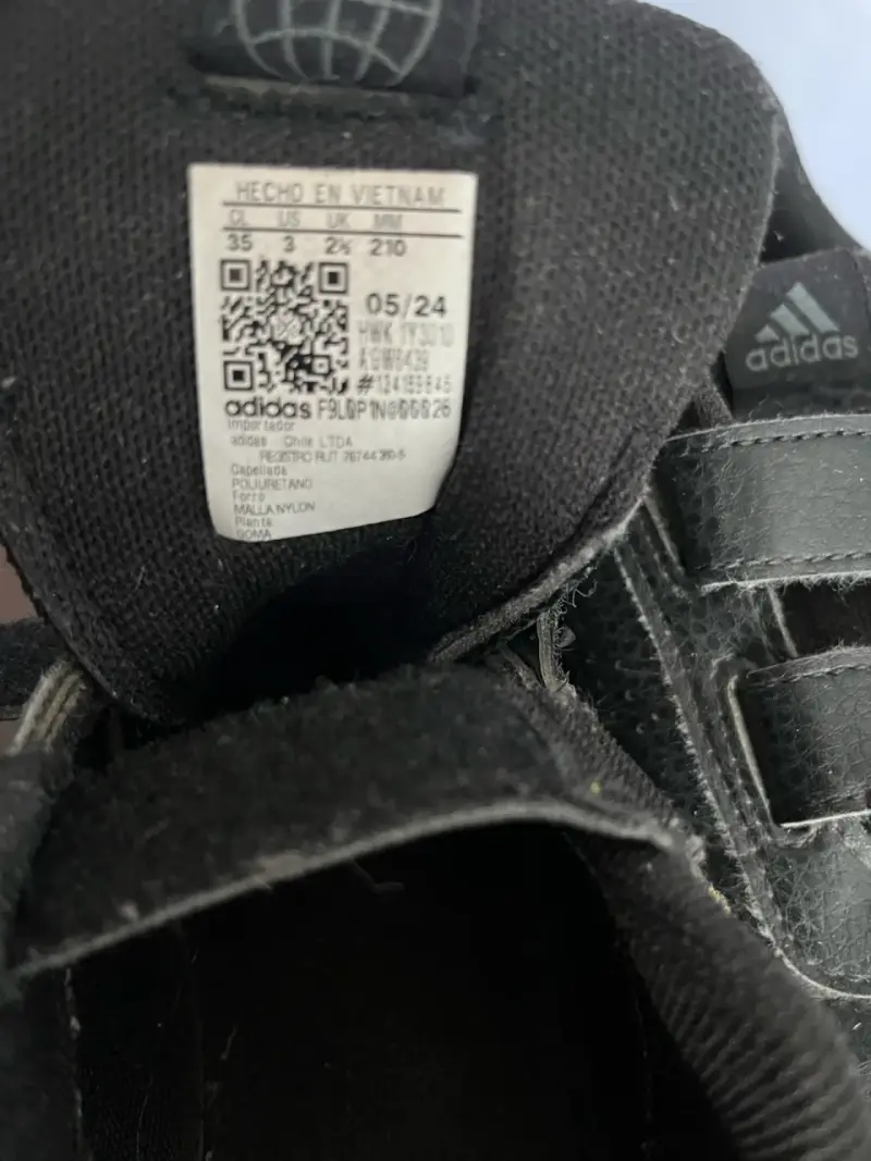 Zapatillas negras con velcro - 3