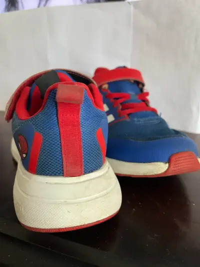 Zapatillas deportivas azul y rojo - miniatura 3